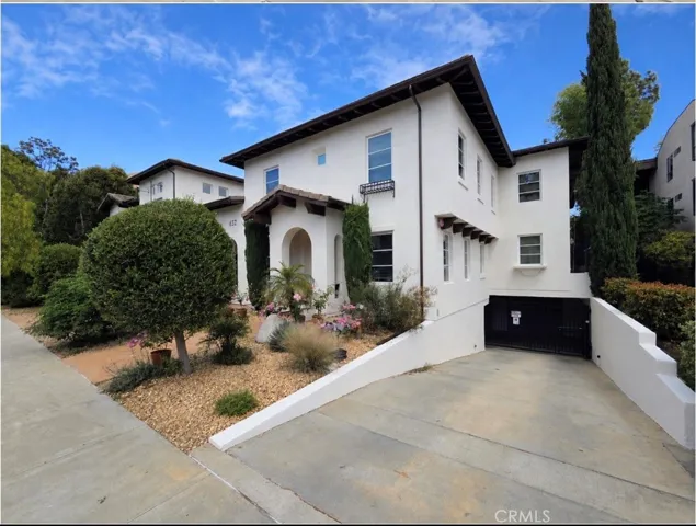 650 S Lake Ave, Pasadena, California 91106