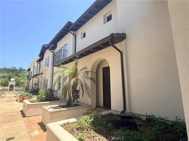 650 S Lake Ave, Pasadena, California 91106