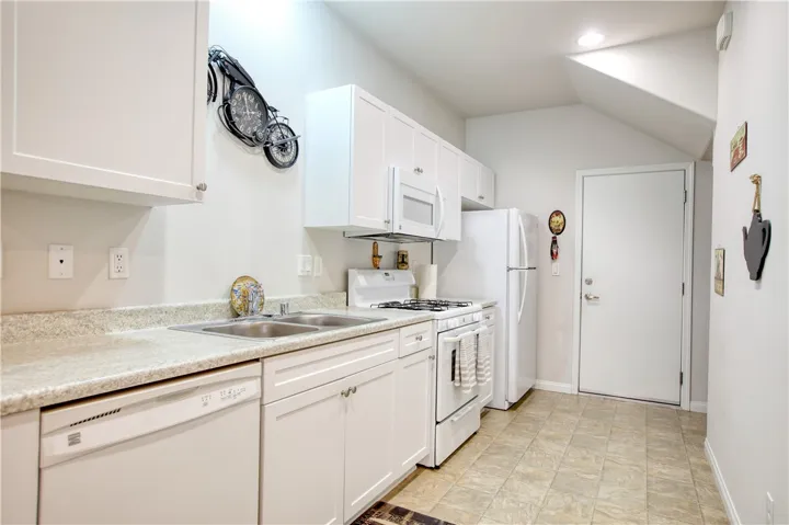 864 Lawrence, San Luis Obispo, California 93401