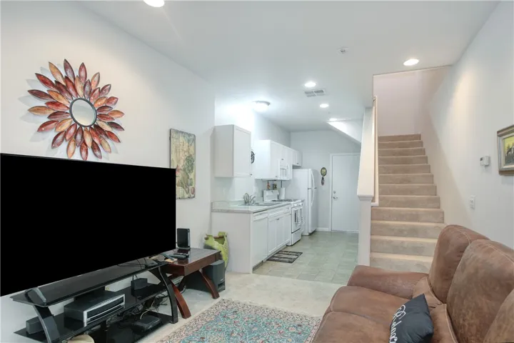 864 Lawrence, San Luis Obispo, California 93401
