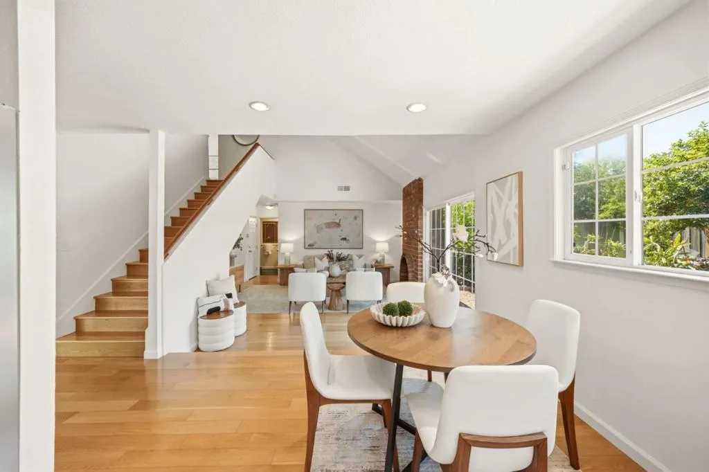 Breakfast nook