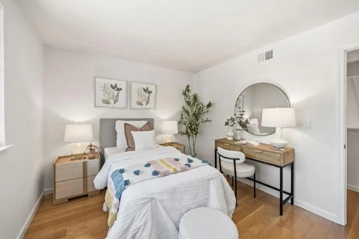 2nd story middle bedroom