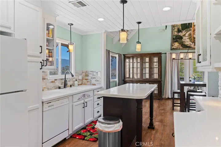 Beautiful Galley Kitchen - Quartz countertops