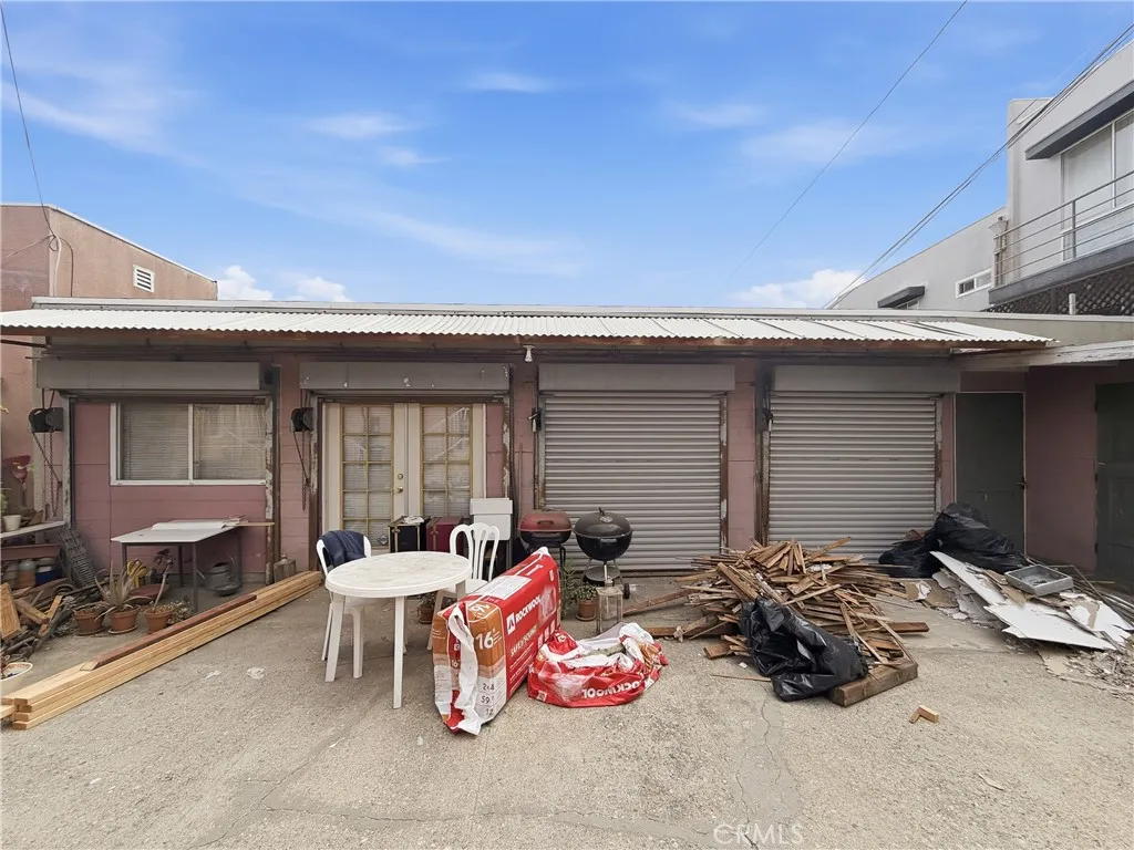 5 storage units