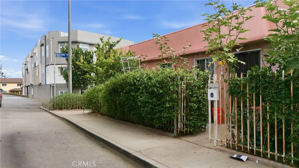 last property perched on hill provide for privacy