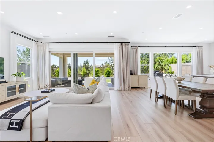 63 Longchamp, Irvine, California 92602