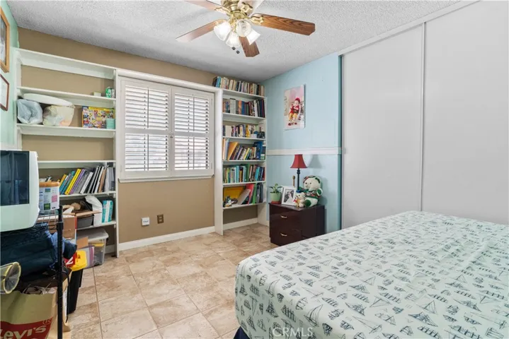 1809 W Avenue K9, Lancaster, California 93534
