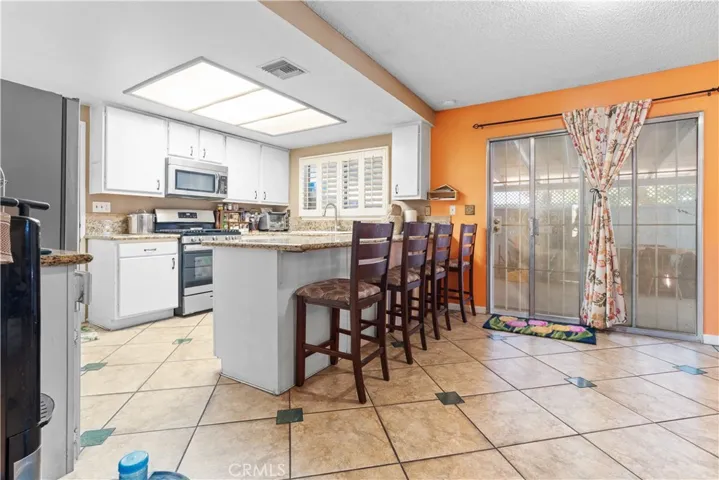 1809 W Avenue K9, Lancaster, California 93534