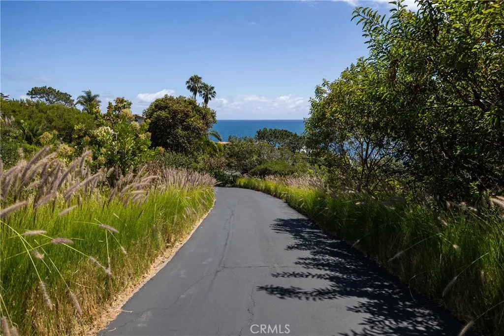 Private Driveway to 3 Residences