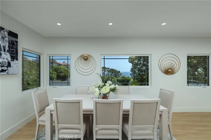 Residence 2 - Dining Area