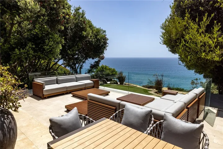 Residence 1 - 750 sf Ocean View Patio