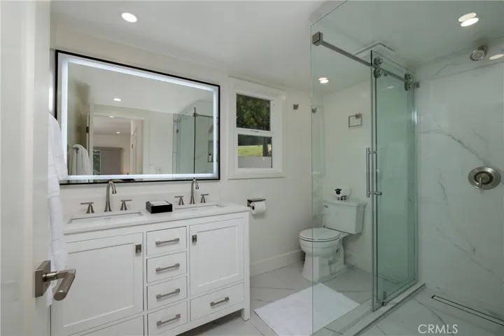 Residence 2 - Primary Ensuite Bath