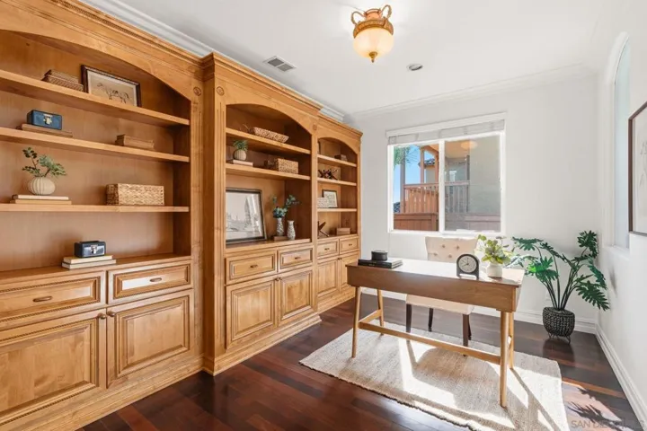 1129 Via Vera Cruz, San Marcos, California 92078