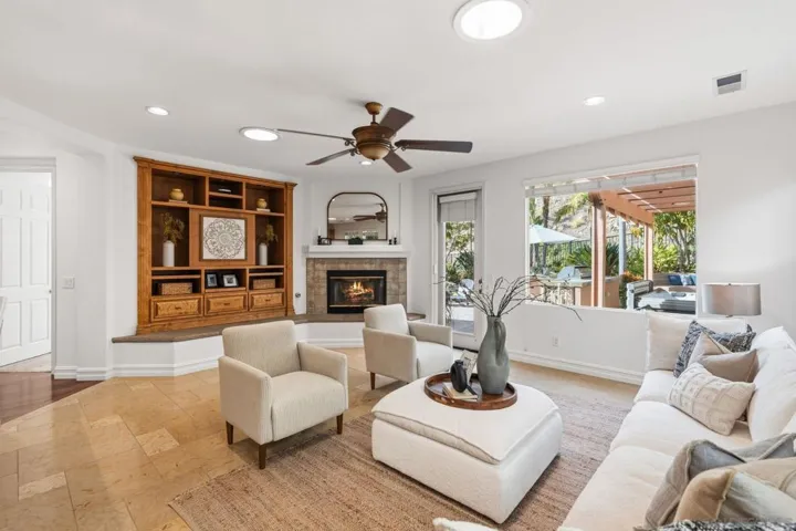 1129 Via Vera Cruz, San Marcos, California 92078