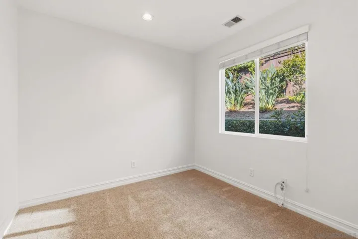 1129 Via Vera Cruz, San Marcos, California 92078