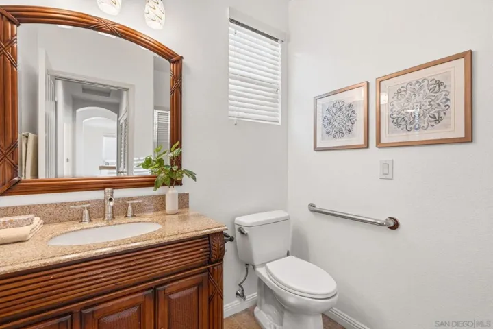 1129 Via Vera Cruz, San Marcos, California 92078