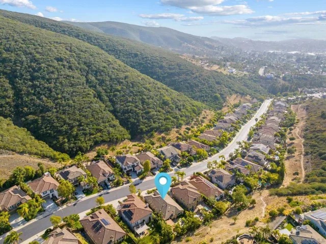 1129 Via Vera Cruz, San Marcos, California 92078