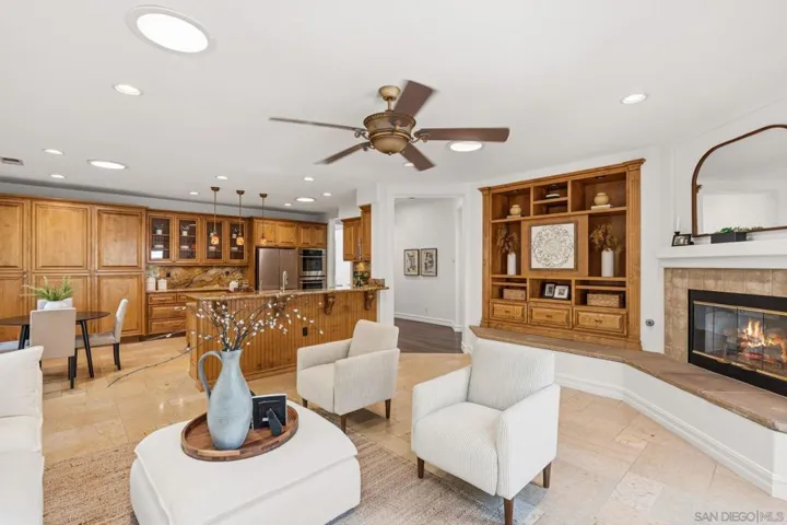 1129 Via Vera Cruz, San Marcos, California 92078