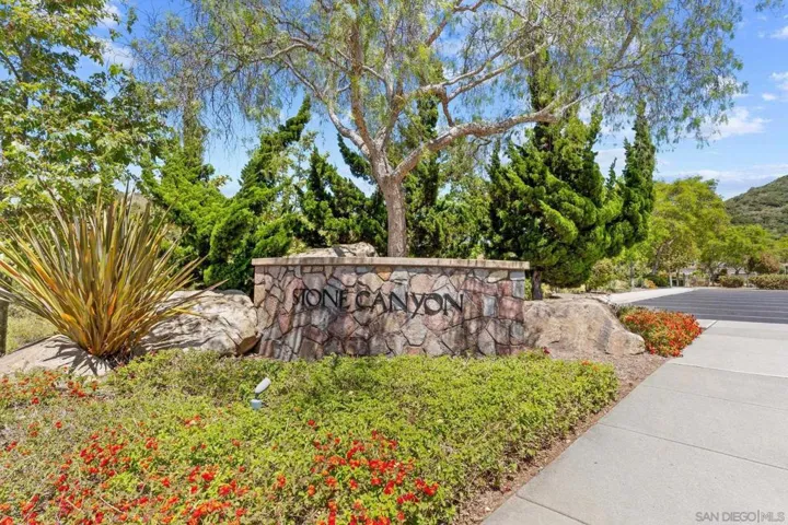 1129 Via Vera Cruz, San Marcos, California 92078