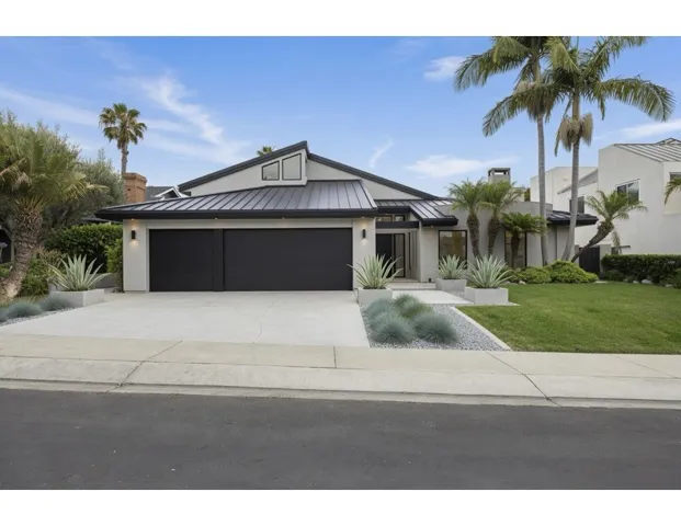 This image has been digitally altered and may not represent the current condition of the property.
