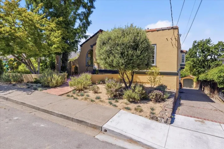 418 Ridge Road, San Carlos, California 94070