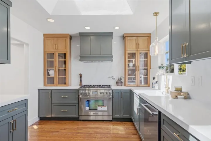 418 Ridge Road, San Carlos, California 94070