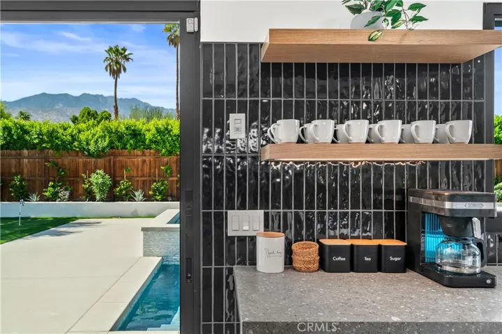 1995 N San Clemente Road, Palm Springs, California 92262