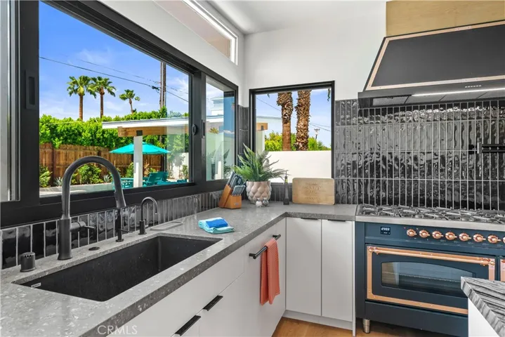 1995 N San Clemente Road, Palm Springs, California 92262