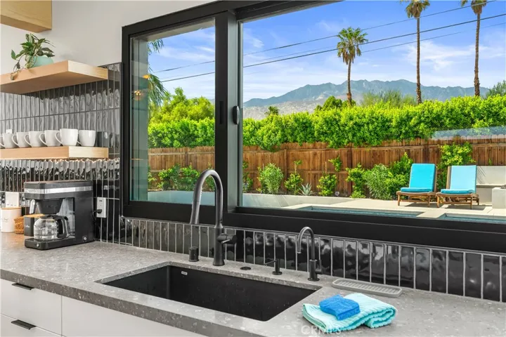 1995 N San Clemente Road, Palm Springs, California 92262