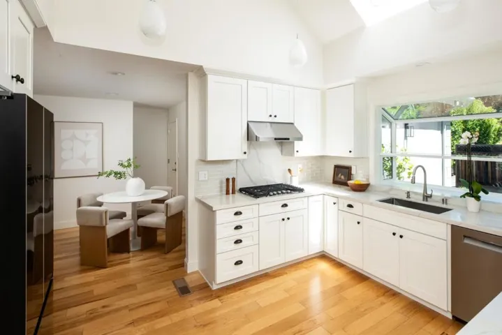 428 Santa Clara Avenue, Redwood City, California 94061