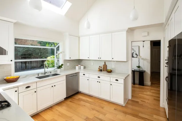 428 Santa Clara Avenue, Redwood City, California 94061