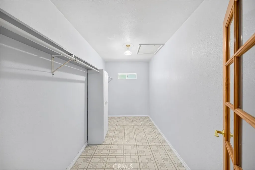 Per seller: Unpermitted walk-in closet from Bonus room
