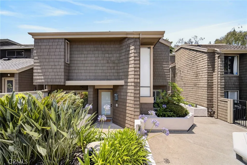 48 Sea Island Dr
