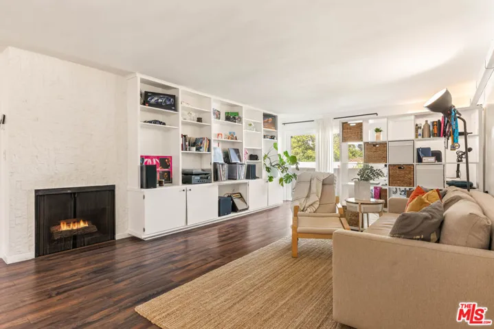 2320 S Bentley Avenue 203, Los Angeles, California 90064