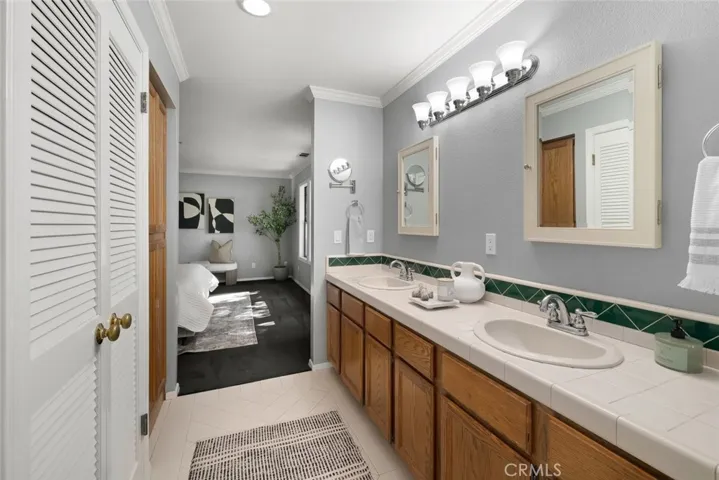 574 Dana B, San Luis Obispo, California 93401