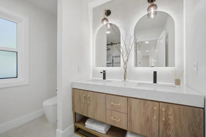 390 Lawndale Avenue, Campbell, California 95008
