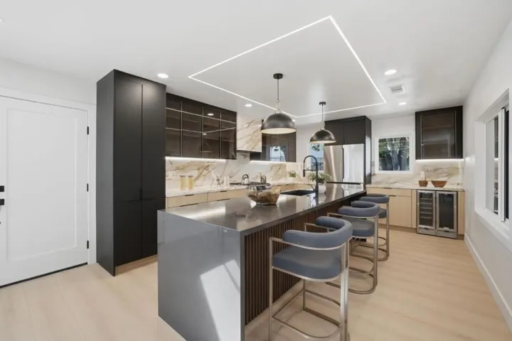 390 Lawndale Avenue, Campbell, California 95008