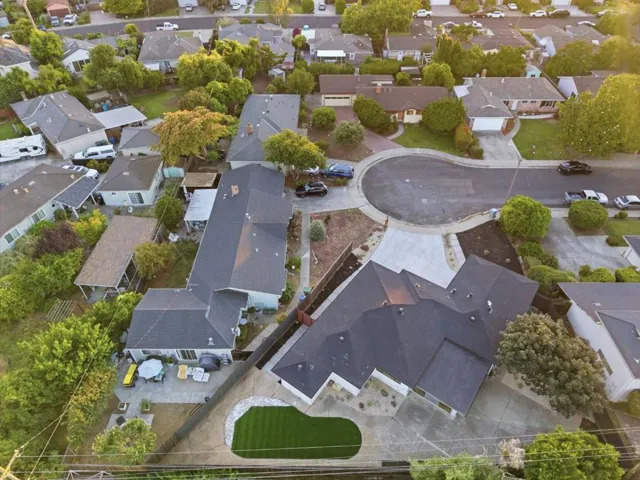 390 Lawndale Avenue, Campbell, California 95008