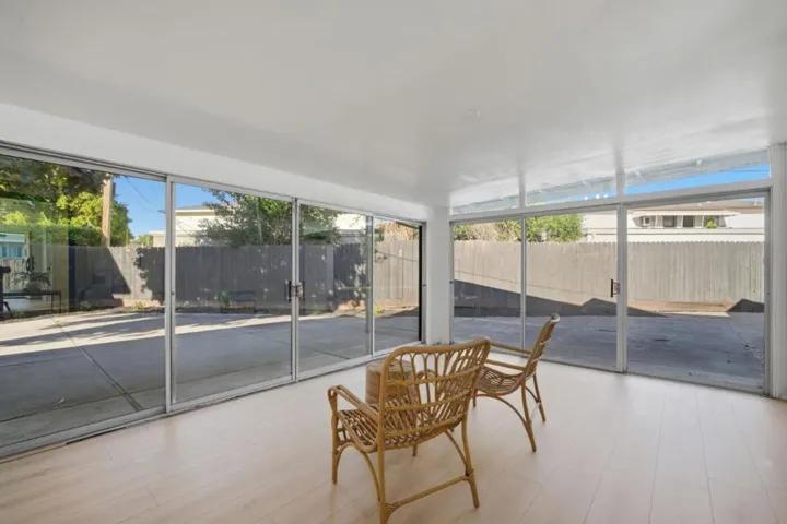 390 Lawndale Avenue, Campbell, California 95008