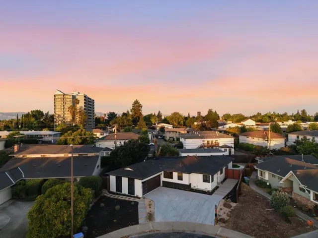 390 Lawndale Avenue, Campbell, California 95008