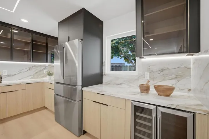 390 Lawndale Avenue, Campbell, California 95008