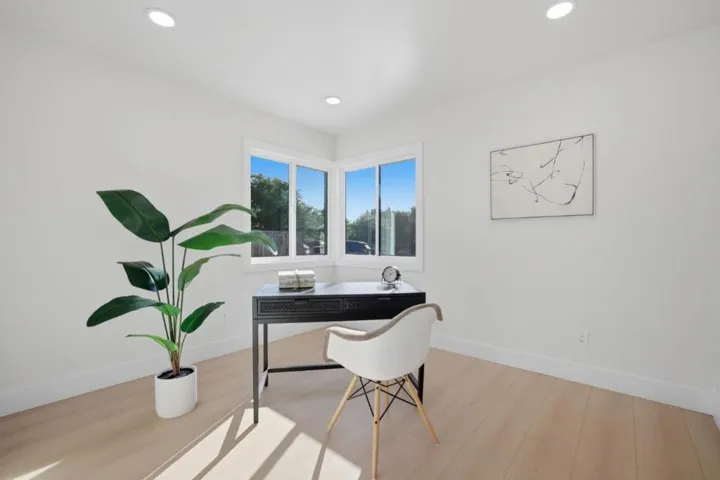 390 Lawndale Avenue, Campbell, California 95008