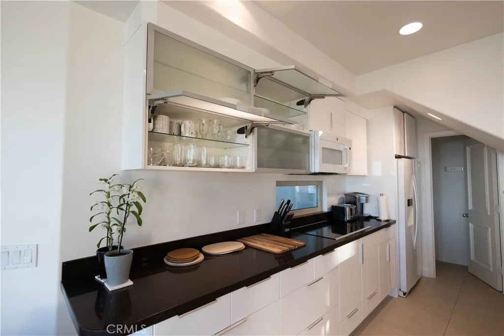 clean architecture, furnished.