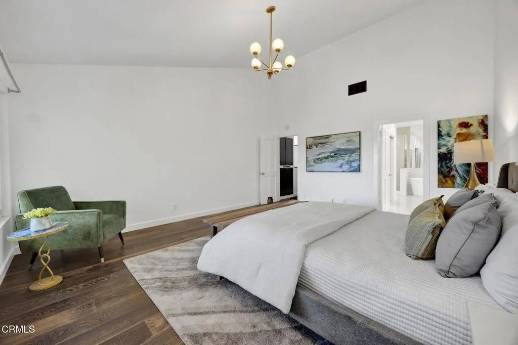 21-web-or-mls-20260607-01-4655ClubViewDr