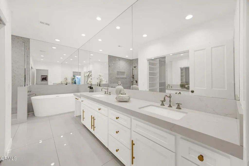 22-web-or-mls-20260607-01-4655ClubViewDr