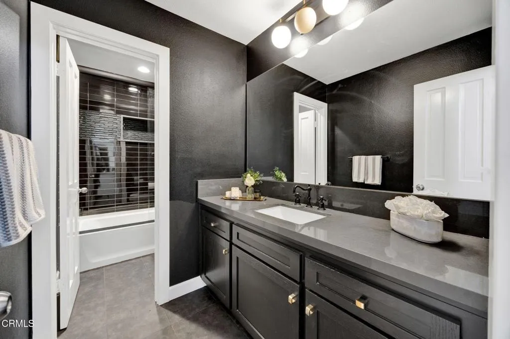 25-web-or-mls-20260607-01-4655ClubViewDr