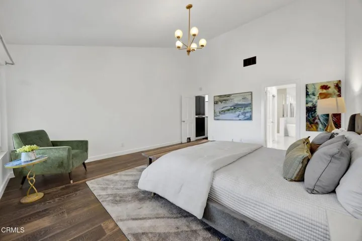 21-web-or-mls-20260607-01-4655ClubViewDr
