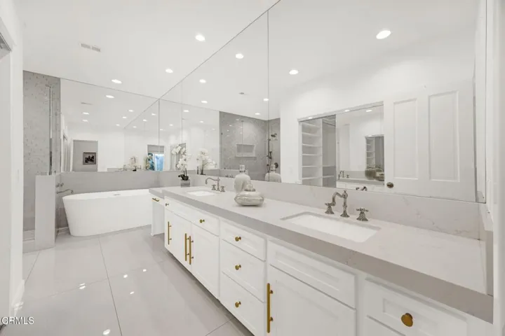22-web-or-mls-20260607-01-4655ClubViewDr