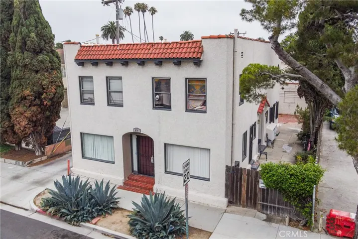679 Obispo, Long Beach, California 90814