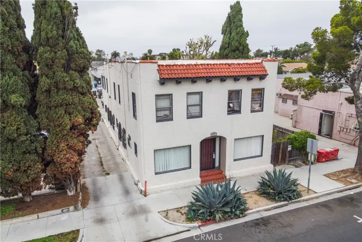 679 Obispo, Long Beach, California 90814